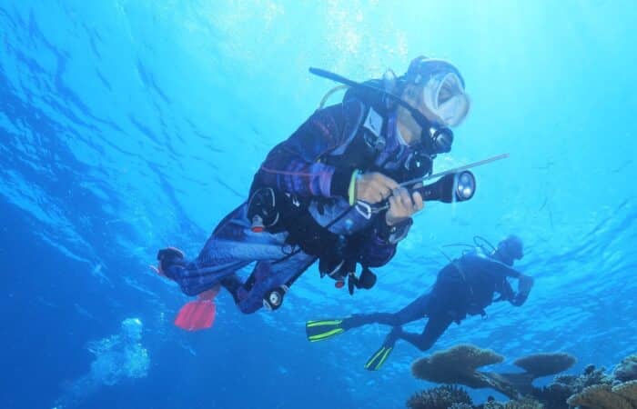 Learn how to guide as a Divemaster